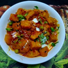 A picture of Suran Matar Sabzi.
