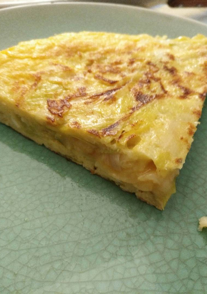 Una foto de Tortilla de puerros y queso de cabra
