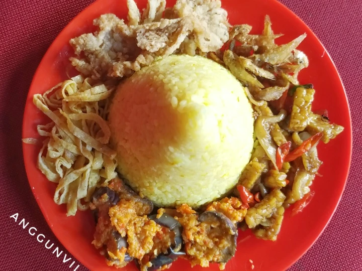 Langkah Mudah untuk Menyiapkan Resep Tumini Naskun (Tumpeng Mini Nasi Kuning) yang Enak Banget Anti Ribet, Menggugah Selera