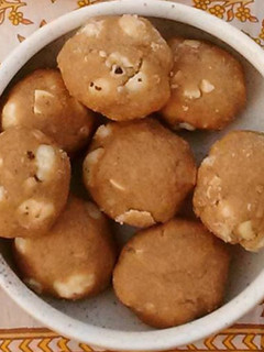 A picture of Wheat flour Laddu.