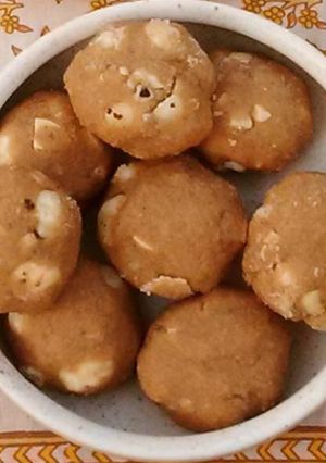 A picture of Wheat flour Laddu.