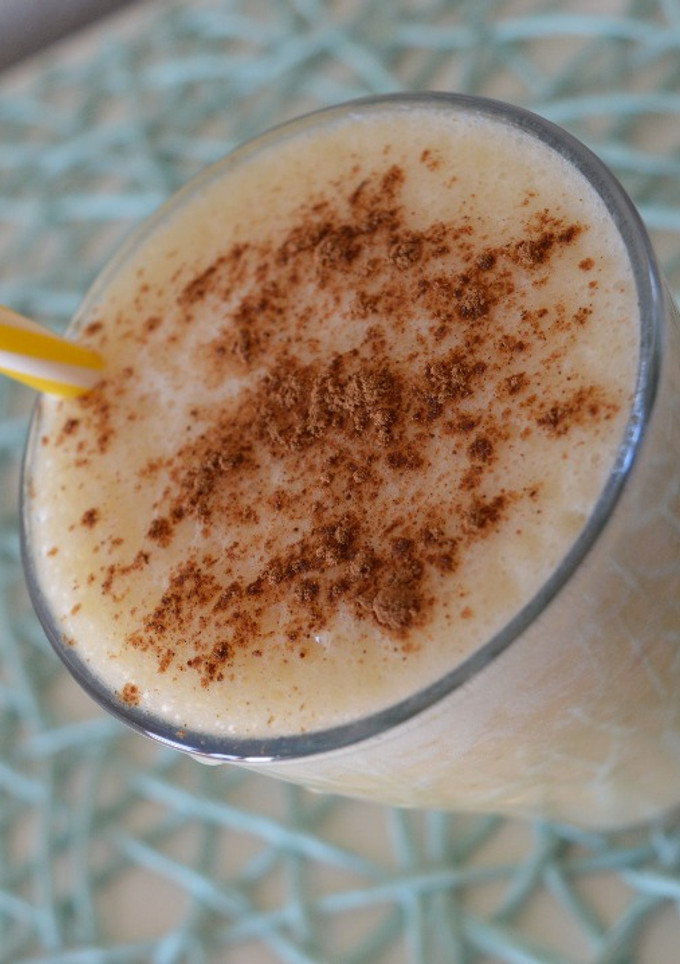Una foto de Batido de plátano, piña y canela