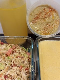Una foto de Crockpot: caldo, hummus de lentejas, pollo y crema de calabaza