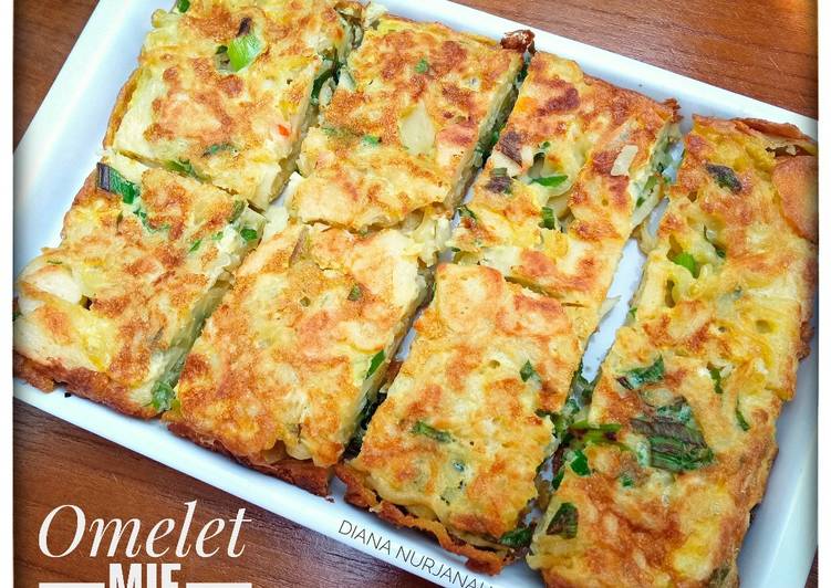 Resep Omelet mie fishroll Anti Gagal