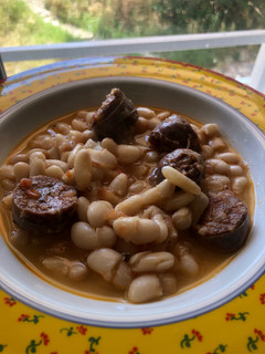 Una foto de Judía con chorizo artesanal (nada de gluten)