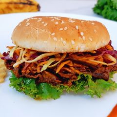A picture of BBQ Pulled Banana Peel Burger.