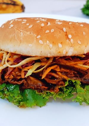 A picture of BBQ Pulled Banana Peel Burger.