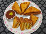 A picture of roasted bread pakora