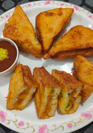 A picture of Potato Bread Pakora.