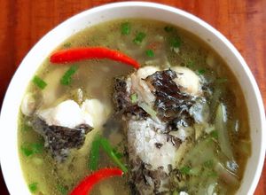 Hình của món Canh cá lóc nấu bầu.