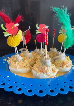 Una foto de Huevos Rellenos de Gambas y Surimi