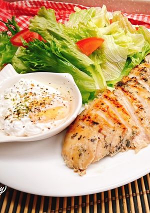 A picture of Chicken Breast Salad with Lettuce & Soft-Boiled Egg.