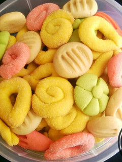 A picture of Colored Cookies.