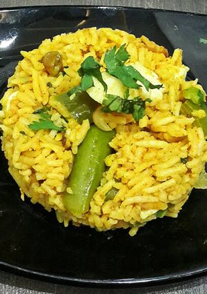 A picture of Egg Pulao.