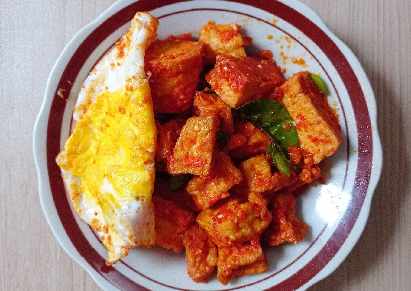 Tahu Goreng Balado dengan Telur Ceplok