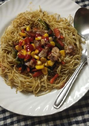চিকেন চাউমিন(chicken chow mein recipe in Bengali) রেসিপির প্রধান ছবি