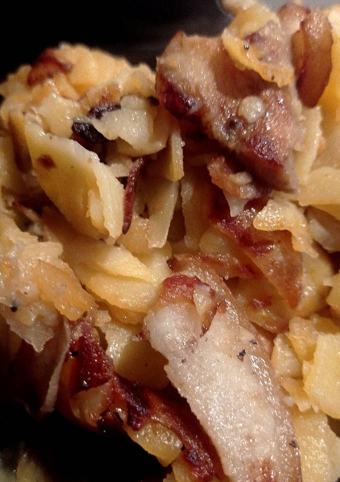 Смажена картопля з салом і цибулею 😋