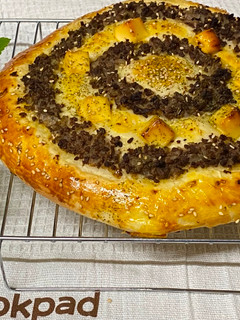 A picture of Beef Bread.