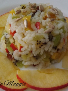 Una foto de Ensalada de arroz con frutas