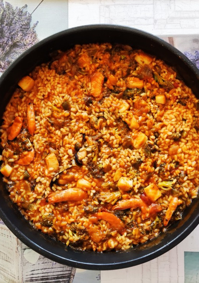 Una foto de Paella con brócoli 🤤