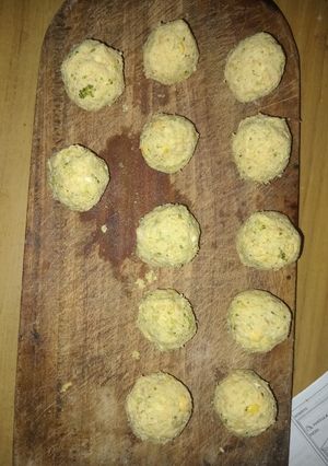 Una foto de Falafel con brócoli