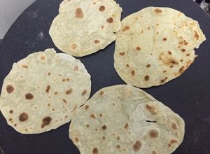 صورة لوصفة خبز جباتي - لشخصين🙏
