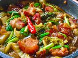 Heo quay kho dưa cải (cải chua)