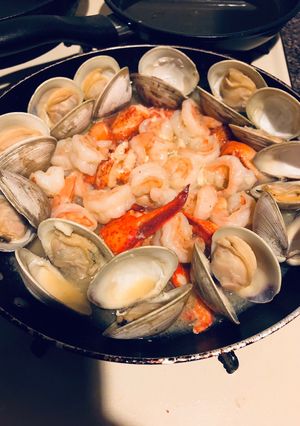 A picture of Seafood In Garlic Sauce.