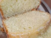 Una foto de budín de limón