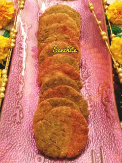 A picture of Mint Achaari Mathri.