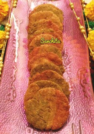 A picture of Mint Achaari Mathri.