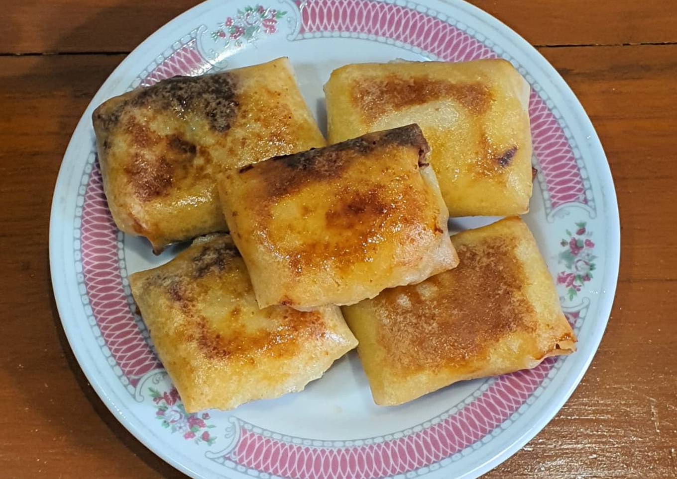 Lumpia tape keju coklat