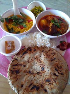 બાજરી નો રોટલો (Bajri Rotlo Recipe In Gujarati) રેસીપી મુખ્ય ફોટો
