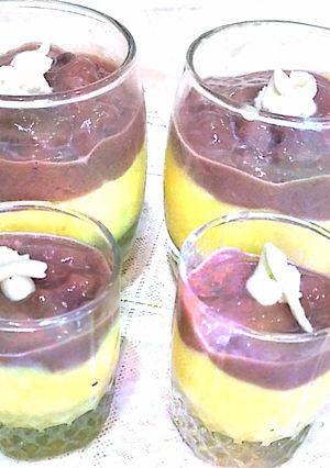 A picture of Vanilla & Chocolate Custard Pudding.
