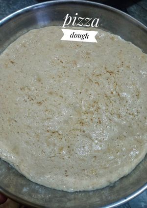 A picture of Pizza dough.