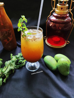गुड आम का पन्ना (Gur aam ka panna recipe in Hindi) रेसिपी मुख्य फोटो