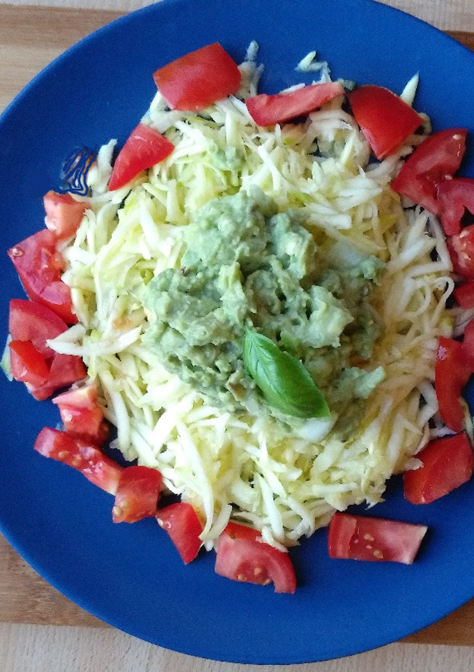 Una foto de Ensalada de calabacín y quinoa