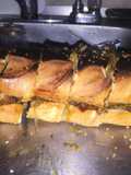 Sándwich de costilla gigante de barbacoa