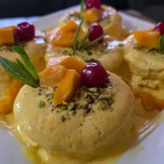 A picture of Melt-in-the-mouth mango dessert.