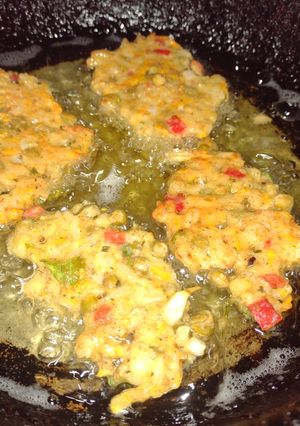 Una foto de Croquetas de arroz, harina integral, arvejas y verduritas