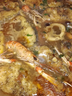 Una foto de Suquet de corvina con cigalas y calamares
