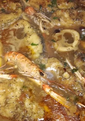 Una foto de Suquet de corvina con cigalas y calamares