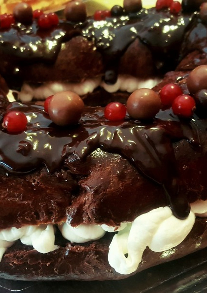 Una foto de Roscón de Reyes de Chocolate