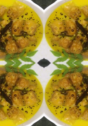 A picture of Kadhi pakoda.