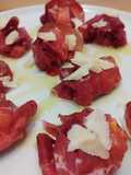 Bocconcini di bresaola ripieni di pesche