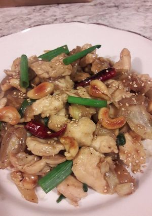 A picture of Thai Cashew Chicken.