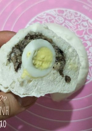 Hình của món Bánh bao nhân mặn làm 2 cách bằng bột pha sẵn và bột mì đa đụng.