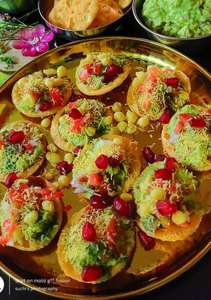 A picture of Avacado papadi chaat.