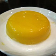 Mango pudding with china grass A picture of Mango pudding with china grass.