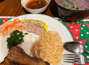 Hình của món Cơm tấm thịt ba chỉ nướng.